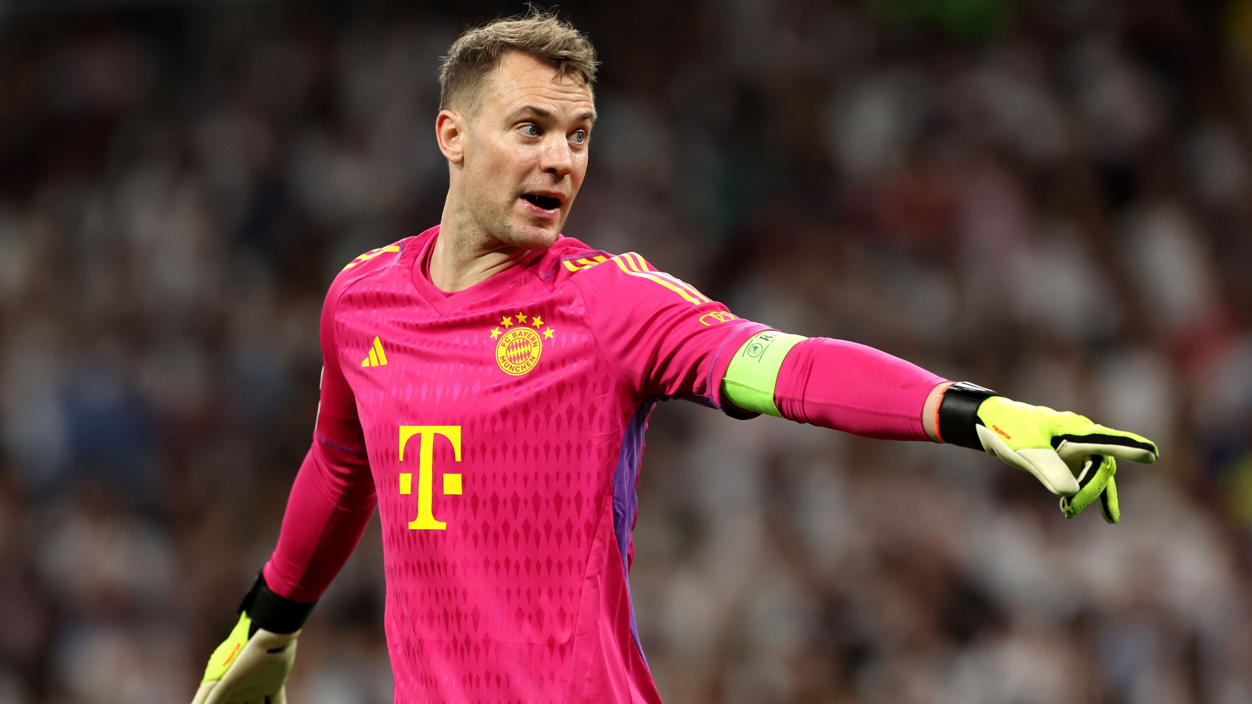 <strong>Manuel Neuer (FC Bayern)</strong><br>Der Nationaltorwart ist lange Zeit der Fels in der Brandung und verhindert mehrfach einen Rückstand. Lenkt Vinicius‘ Schuss mit den Fingern noch an den Pfosten und pariert den Nachschuss von Rodrygo (13.). Rettet zudem überragend gegen Vinicius (40., 61.) und Rodrygo (59.). Doch beim 1:1 mit dem vorentscheidenen Patzer, als er Vinicius‘ Schuss fangen will und nur vor die Füße von Torschütze Joselu abklatschen kann. Wenig später bei Joselus Siegtor chancenlos (90.), das nachträglich zu Recht anerkannt wird. <strong><em>ran</em></strong>-Note: 3