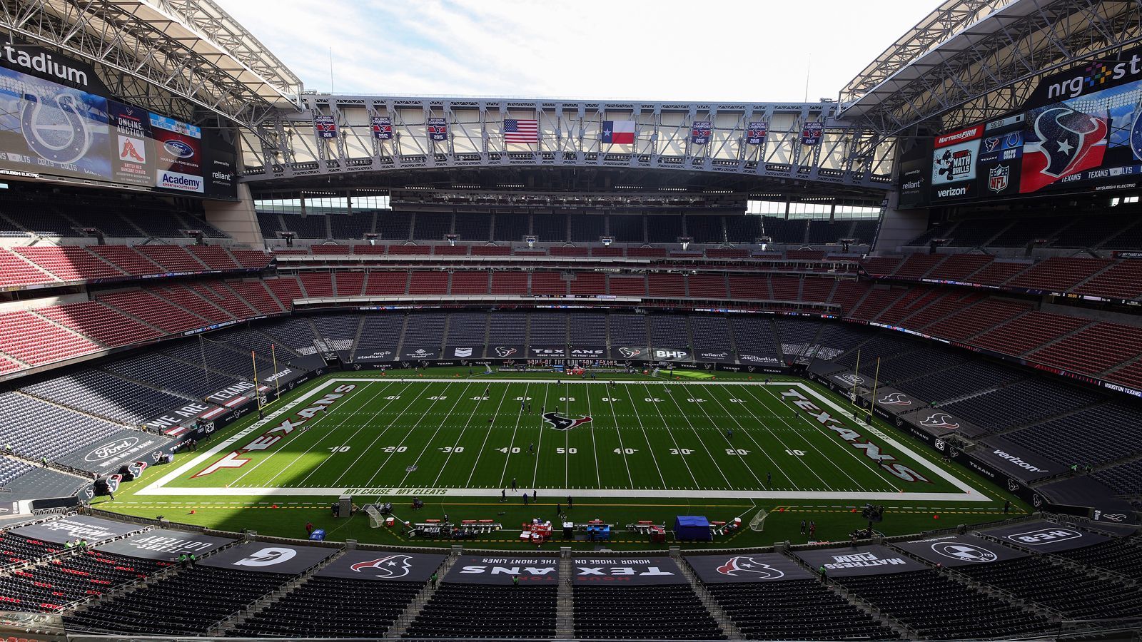 <strong>NRG Stadium (Houston, Texas) - Kapazität: 71.500</strong><br>Statt den Houston Texans werden hier im Sommer 2024 Nationalmannschaften auflaufen. Der Super Bowl 2004 und 2017 wurde hier abgehalten.