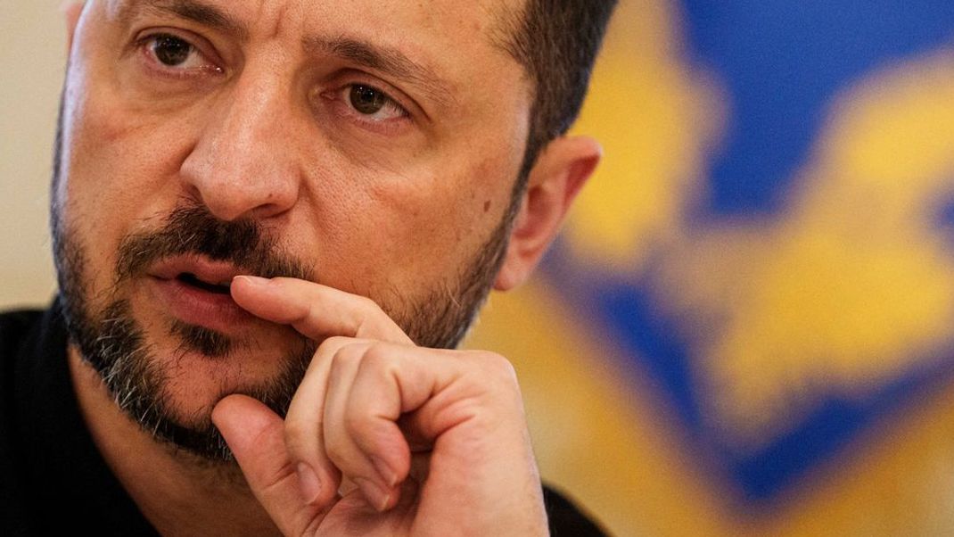 Die Ukraine wird massiv bombardiert - Präsident Selenskyj (Bild) ruft den Westen zum Handeln auf. 