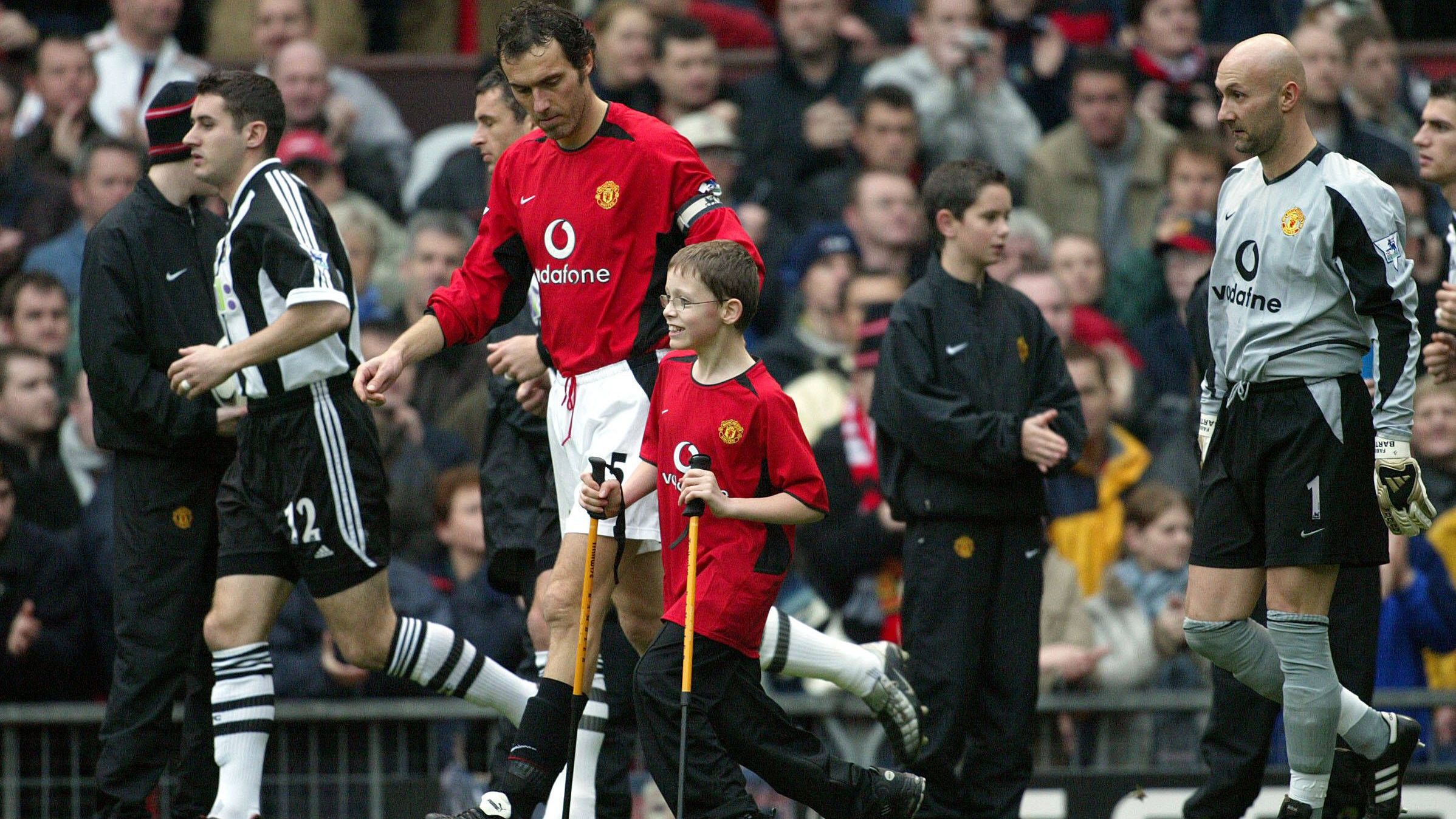 <strong>Platz 10: Laurent Blanc (Manchester United)</strong><br><strong>Alter zum Zeitpunkt des Tores:</strong> 36 Jahre, elf Monate, vier Tage<br><strong>Begegnung:</strong> Olympiakos Piräus - Manchester United 2:3 (23. Oktober 2002)