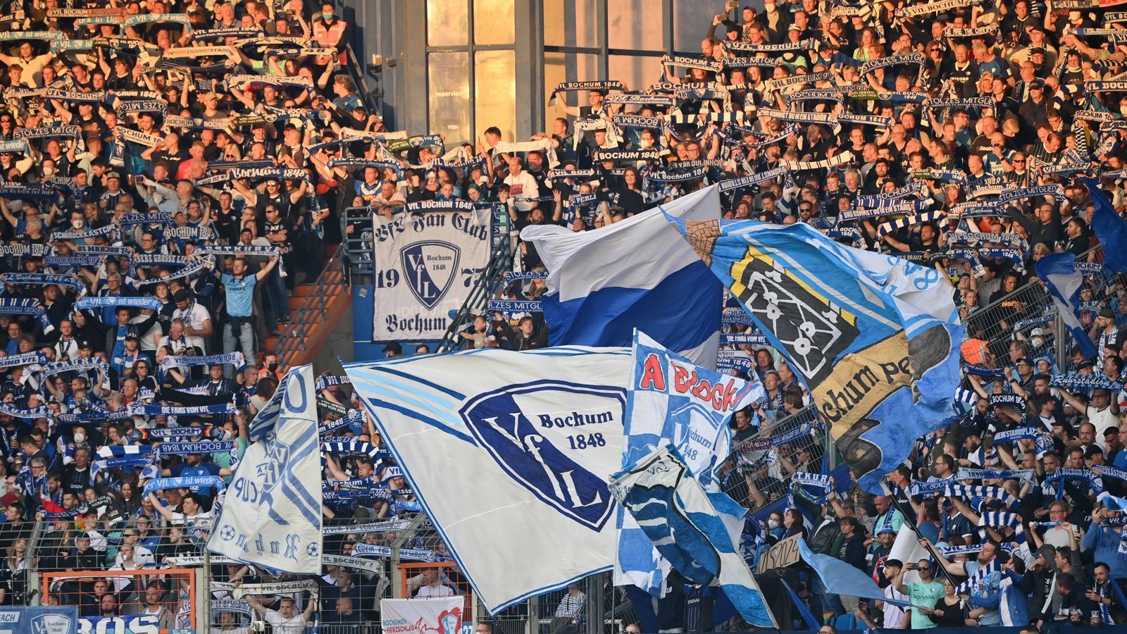 
                <strong>Platz 2 (geteilt): VfL Bochum</strong><br>
                Stehplatz: 225 Euro - vergangene Saison: 225 EuroTeuerste Sitzplatzkategorie: 645 Euro (ligaweit Platz 14) - vergangene Saison: 645 
              