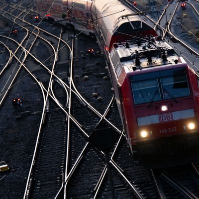 Die Bahn war 2024 nach eigenen Angaben so unpünktlich wie seit mindestens 21 Jahren nicht.