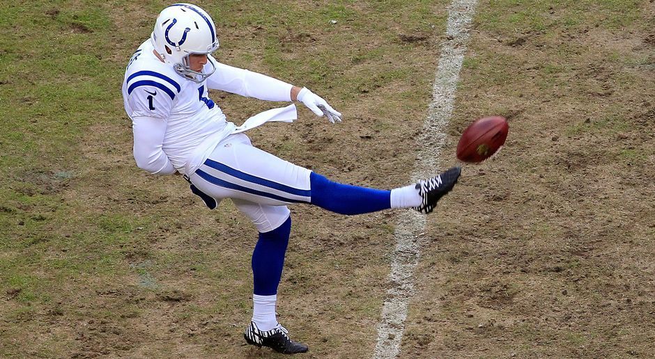 
                <strong>Pat McAfee (Punter)</strong><br>
                Indianapolis Colts – Pat McAfee (Punter): Seit acht Jahren spielt Punter Pat McAfee für die Indianapolis Colts. Vor zwei Jahren hat der 29-Jährige bereits angemerkt, dass er zusätzlich noch als Kicker arbeiten will, sollte Adam Vinatieri irgendwann einmal seine Karriere beenden. Aber Kicker, Punter und Quarterback? Möglich, denn laut Cheftrainer Chuck Pagano hat McAfee die Emergency-Quarterback-Rolle inne.
              