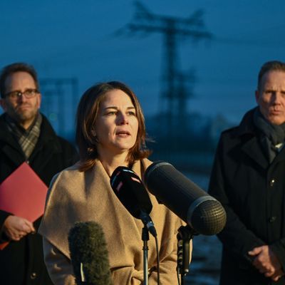 Pressekonferenz auf dem Gelände des Gasturbinenkraftwerks des Energiekonzerns LEAG.