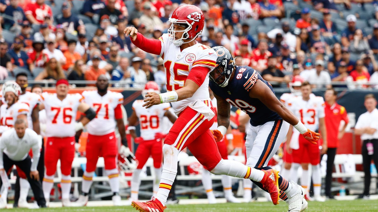 
                <strong>Chicago Bears</strong><br>
                &#x2022; 2023 Auswärtsspiel bei den Kansas City Chiefs<br>
              