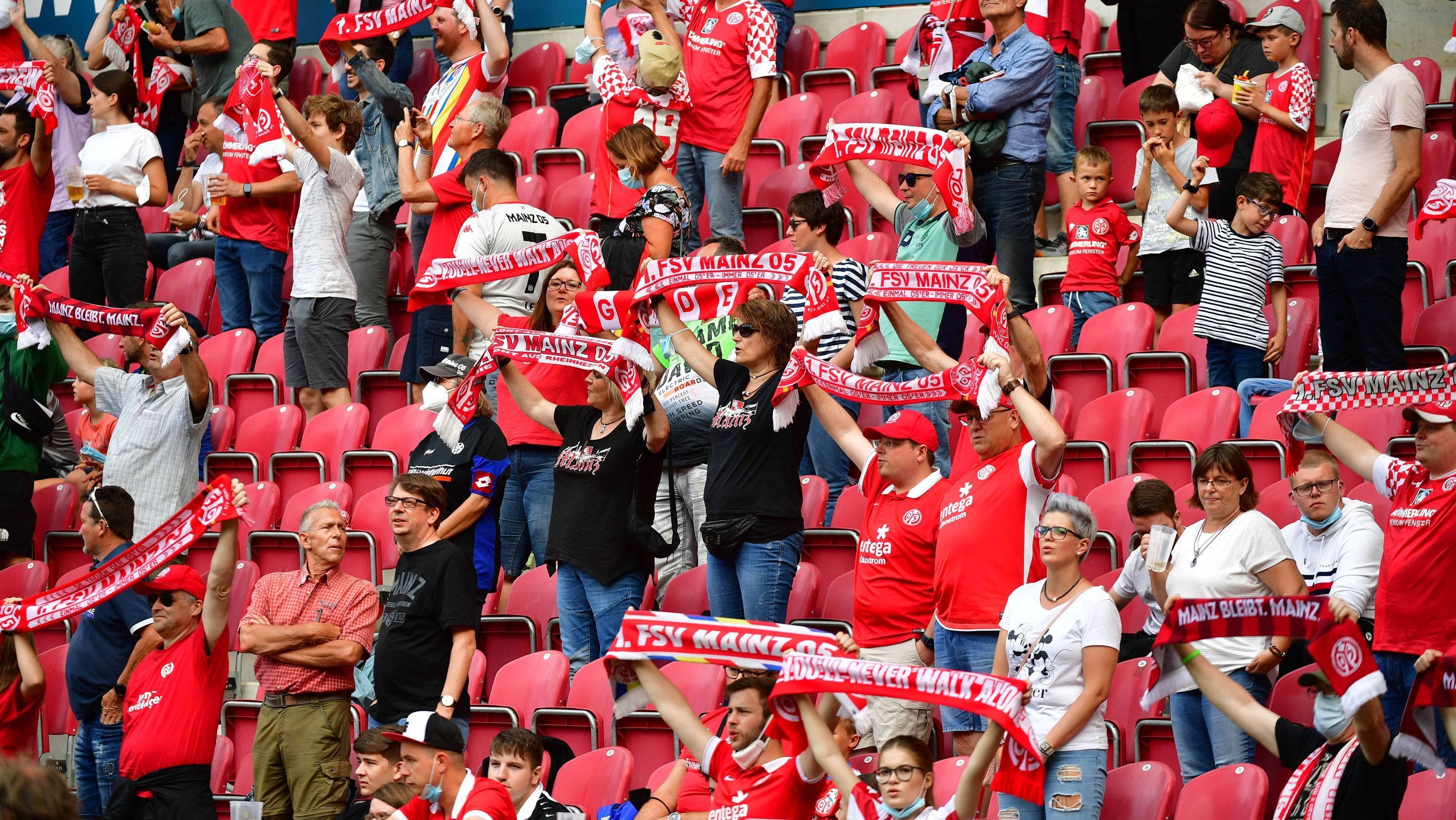 
                <strong>1. FSV Mainz 05 (Mewa Arena) </strong><br>
                &#x2022; Partie: 1. FSV Mainz 05 gegen RB Leipzig -<br>&#x2022; Auslastung: 10.500 Zuschauer -<br>Es galt die 3G-Regel. 
              