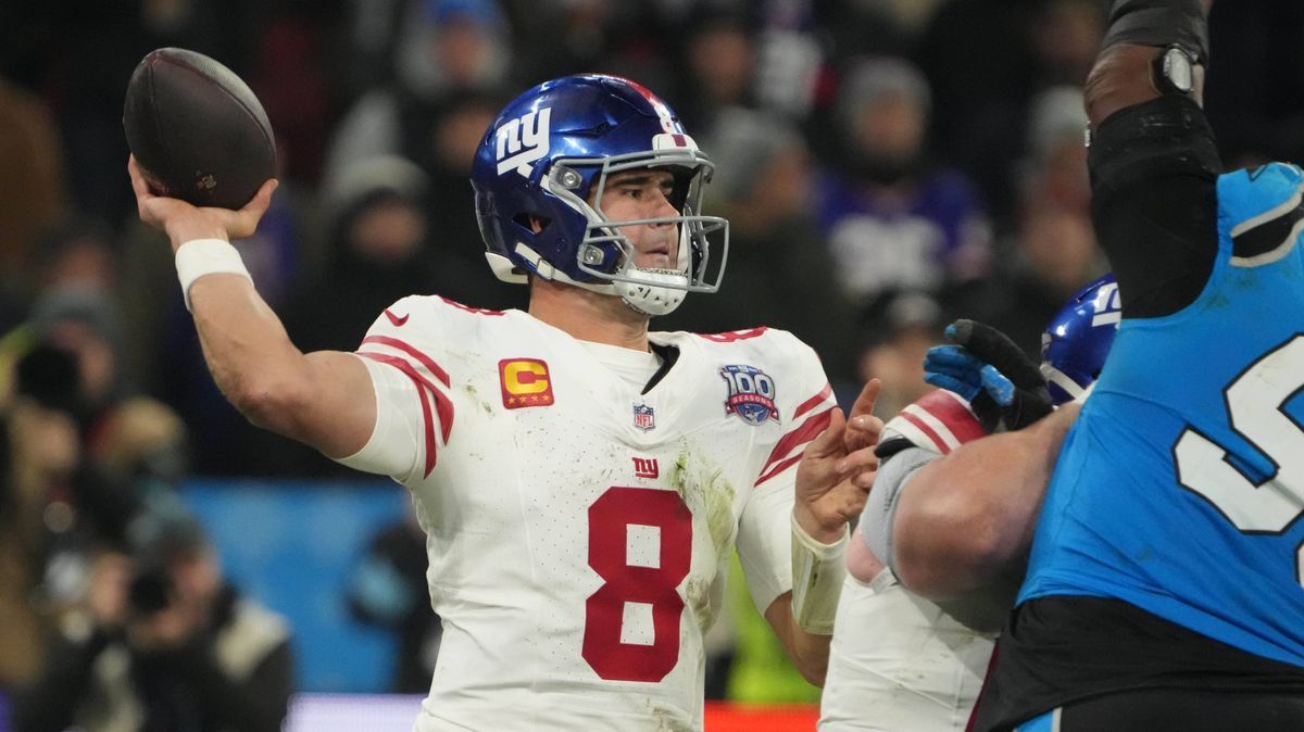 NFL, American Football Herren, USA Munich Game-New York Giants at Carolina Panthers Nov 10, 2024; Munich, Germany; New York Giants quarterback Daniel Jones (8) throws the ball against the Carolina ...