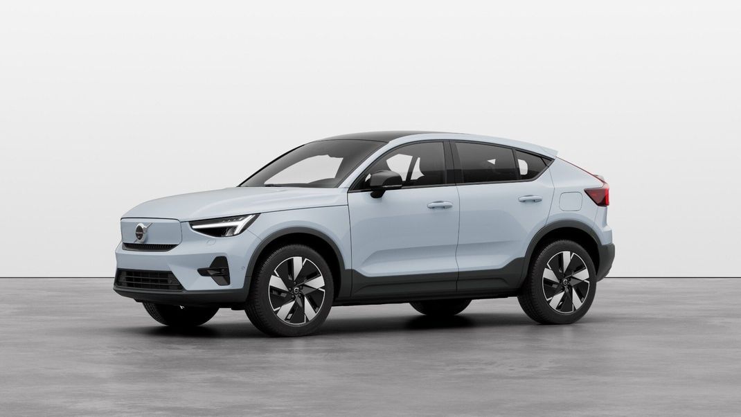 Der Volvo C40 Recharge gibt das SUV-Coupé - es gibt aber auch noch den XC40 Recharge mit etwas gewöhnlicherem Heck.