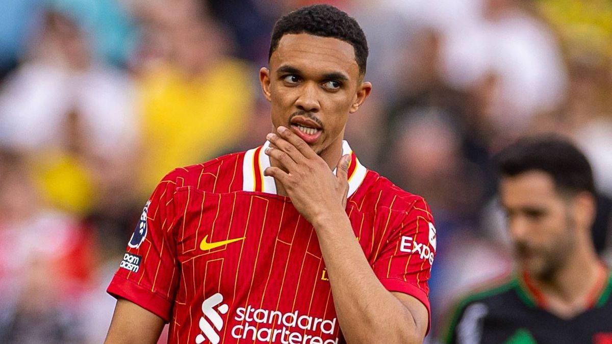 Football - FA Premier League - Liverpool FC v Arsenal FC LIVERPOOL, ENGLAND - Sunday, May 11, 2025: Liverpool s Trent Alexander-Arnold during the FA Premier League match between Liverpool FC and Ar...