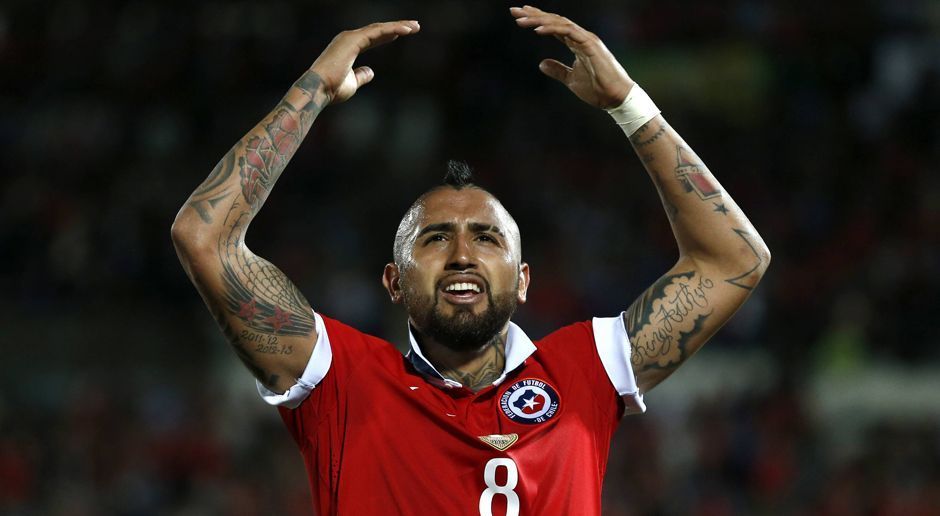 
                <strong>Arturo Vidal (Chile)</strong><br>
                Arturo Vidal (Chile): Der Kapitän der chilenischen Nationalmannschaft. Spätestens seit seiner Zeit bei Juventus Turin ist der Bayern-Profi als Mittelfeldmann gefürchtet, weil er sich für keinen Zweikampf zu schade ist und auch bei der Copa ordentlich austeilen wird. 74 Länderspiele (15 Tore) stehen zur Zeit zu Buche, in den USA will "der Krieger" sein Land zur Titelverteidigung führen.
              