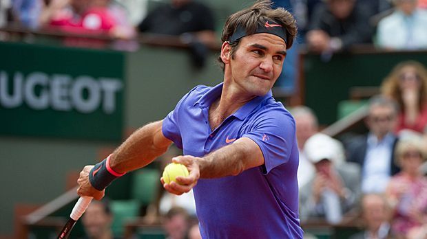 
                <strong>Längste Zeit als Nummer eins</strong><br>
                Bislang 302 Wochen lag Federer an der Spitze der ATP-Weltrangliste - 237 Wochen davon am Stück. Beides sind Rekorde der Tenniswelt - ersterer wird nun ausgebaut.
              
