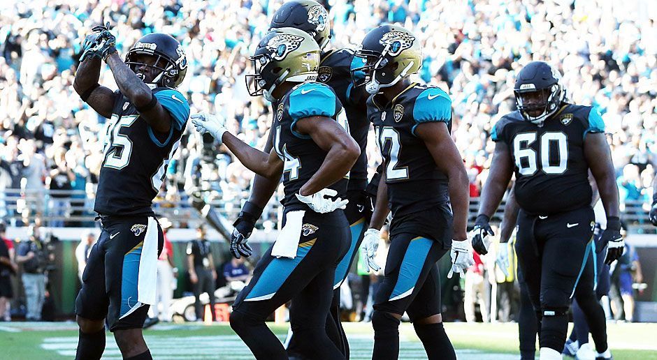 
                <strong>7. Jacksonville Jaguars (10-6, Vorwoche: Platz 8)</strong><br>
                Erstmals nach zehn Jahren steht das Team aus Florida wieder in den Playoffs. Dabei schien den "Jags" zuletzt die Puste auszugehen. Mit dem 33:44 bei den San Francisco 49ers und dem 10:15 bei den Tennessee Titans verloren Blake Bortles und Co. erstmals in dieser Saison zwei Spiele am Stück. Eine Krise zur Unzeit? Die Frage wird beim Heimspiel gegen die Buffalo Bills am Sonntag (ab 18:30 Uhr live auf ProSieben MAXX und im Livestream auf ran.de) beantwortet.
              