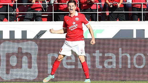 
                <strong>Jonas Hofmann (1. FSV Mainz 05)</strong><br>
                Jonas Hofmann (1. FSV Mainz 05) - Unter BVB-Coach Thomas Tuchel scheinen für den Offensiv-Mann die Chancen auf Einsätze nicht so schlecht zu stehen. Grund dafür ist das positive Auftreten von Hofmann während seiner Zeit in Mainz. Verletzungsbedingt spielte er nur zehnmal, wusste aber zu überzeugen.
              