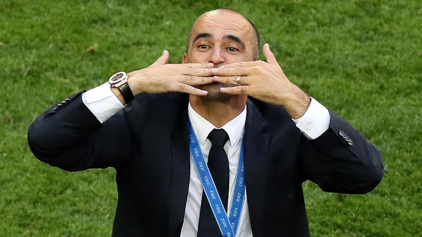 
                <strong>Roberto Martinez</strong><br>
                Als einer der weiteren Top-Kandidaten auf den Trainerstuhl beim FC Barcelona gilt Roberto Martinez. Der aktuelle Coach der belgischen Nationalmannschaft überzeugt mit offensivstarkem und ballbesitzorientiertem Fußball. Allerdings hat der gebürtige Katalane noch einen gültigen Vertrag beim belgischen Verband.
              