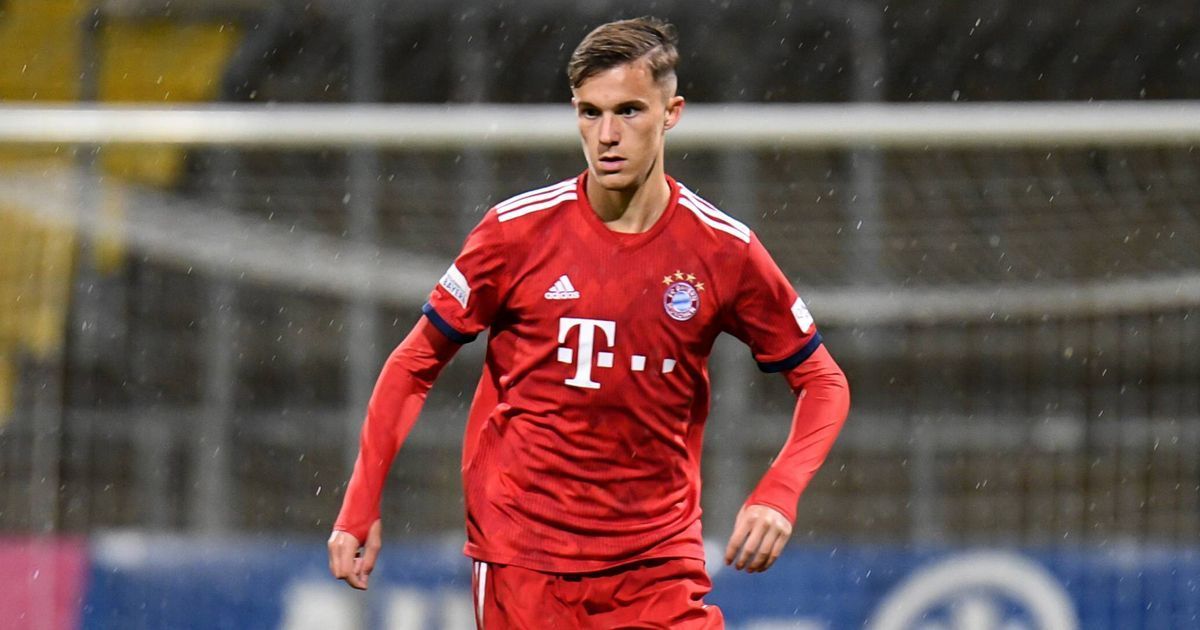 
                <strong>Maximilian Zaiser </strong><br>
                Maximilian Zaiser durfte ebenfalls bereits vergangenen Sommer Profi-Luft beim FC Bayern schnuppern und mit in die USA reisen. Seit 2012 durchläuft der defensive Mittelfeldspieler die Jugendmannschaften des FC Bayern. Der mittlerweile 20-Jährige spielte bereits vergangene Saison in der Meistermannschaft der Bayern-Amateure und kam in der Regionalliga Bayern auf 12 Einsätze. Auch Zaiser war Ende Juni bereits im Trainingslager der Drittliga-Mannschaft dabei.
              