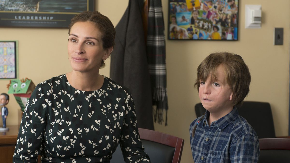 In "Wunder" spielt Julia Roberts die aufopferungsvolle Mutter von August (Jacob Tremblay)