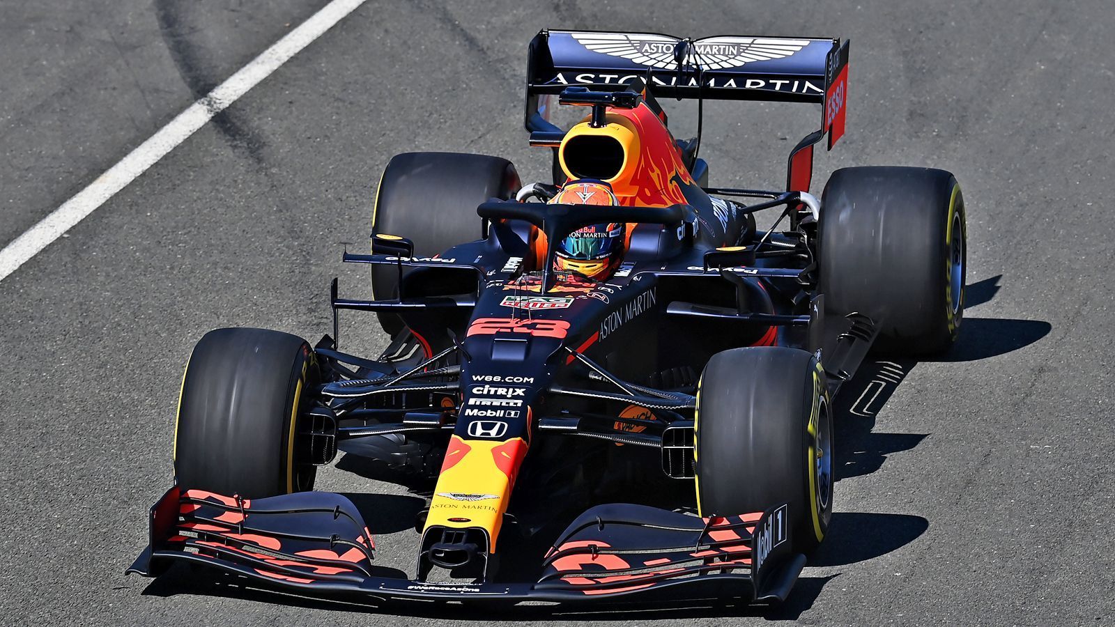 
                <strong>Red Bull RB16 (2020)</strong><br>
                Motor: Honda 1.6 V6 HybridSiege: 2Punkte: 319WM-Rang: 2Fahrer: Max Verstappen & Alexander Albon
              