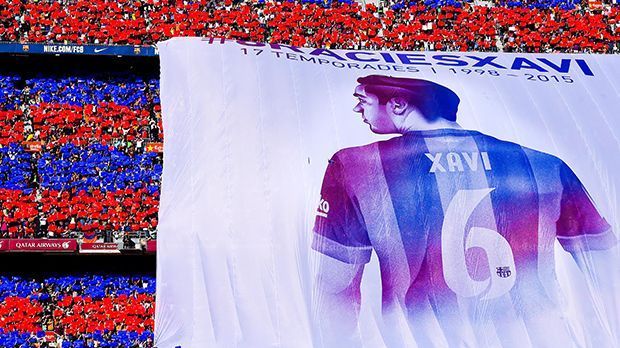 
                <strong>Xavi</strong><br>
                Xavi: Er wird von den Fans des FC Barcelona als Idol gefeiert. Als Xavi im Sommer den Camp Nou nach 18 Jahren in Richtung Katar verließ, bekam der Mittelfeldstratege einen gebührenden Abschied bereitet. 505 Spiele bestritt der Spanier für die Katalanen, mit der er acht Mal die Meisterschaft und vier Mal die Champions League gewann. Seit seinem elften Lebensjahr spielte Xavi beim FC Barcelona.
              