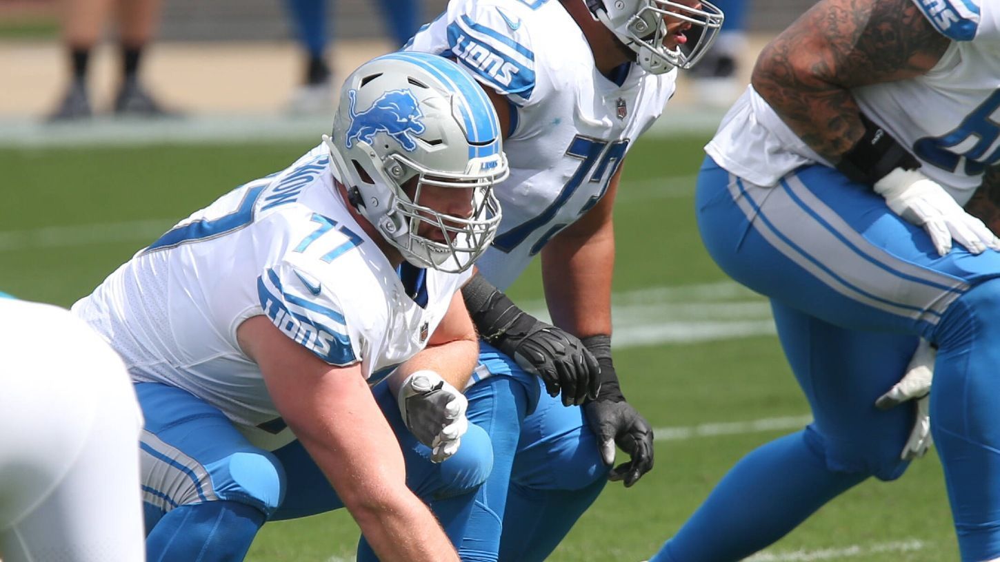 
                <strong>Platz 9: Detroit Lions</strong><br>
                Während sich viele Mannschaftsteile der Detroit Lions im Umbruch befinden, gehört die Offensive Line mit Sicherheit nicht dazu. Still und leise haben die Verantwortlichen in "Motor City" über die vergangenen Jahre eine der vielversprechendsten O-Lines der Liga zusammengebastelt. Angeführt von Center Frank Ragnow, der in der Offseason mit einem fetten Vertrag belohnt wurde, haben sich die Lions noch einmal verstärkt. Mit dem siebten Pick wählten sie Rookie-Sensation Penei Sewell aus, der auf der rechten Tackle-Position umgehend starten wird. Als dessen Pendent auf der linken Seite gehen sie mit Taylor Decker in die Saison, der ebenfalls einen großen Schritt nach vorne machen konnte. Dank Right Guard Halapoulivaati Vaitai verfügt die Line trotz des jungen Durchschnittsalters über reichlich Erfahrung. 
              