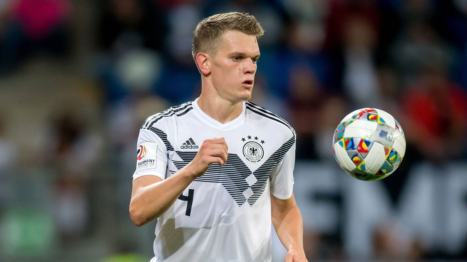 
                <strong>Gewinner: Matthias Ginter</strong><br>
                Der Gladbacher muss für Kimmich die rechte Außenverteidigerposition übernehmen. Der gelernte Innenverteidiger erledigt den Job solide und setzt auch mit dynamischen Vorstößen einige Offensivakzente.
              