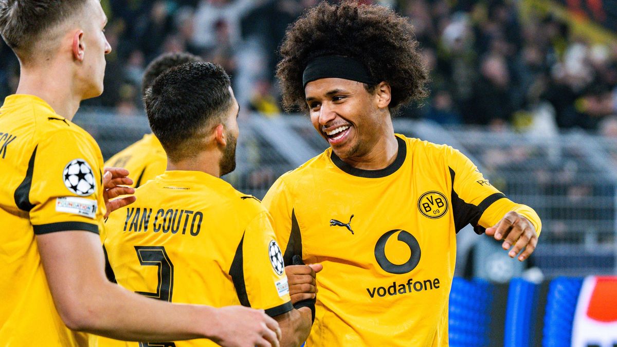 25.11.2025, Borussia Dortmund vs. Villareal, UEFA Champions League, 5. Spieltag Tor zum 3:0 durch Karim Adeyemi (Borussia Dortmund, 27) hier mit Yan Couto(Borussia Dortmund, 2) Regulations prohibit...