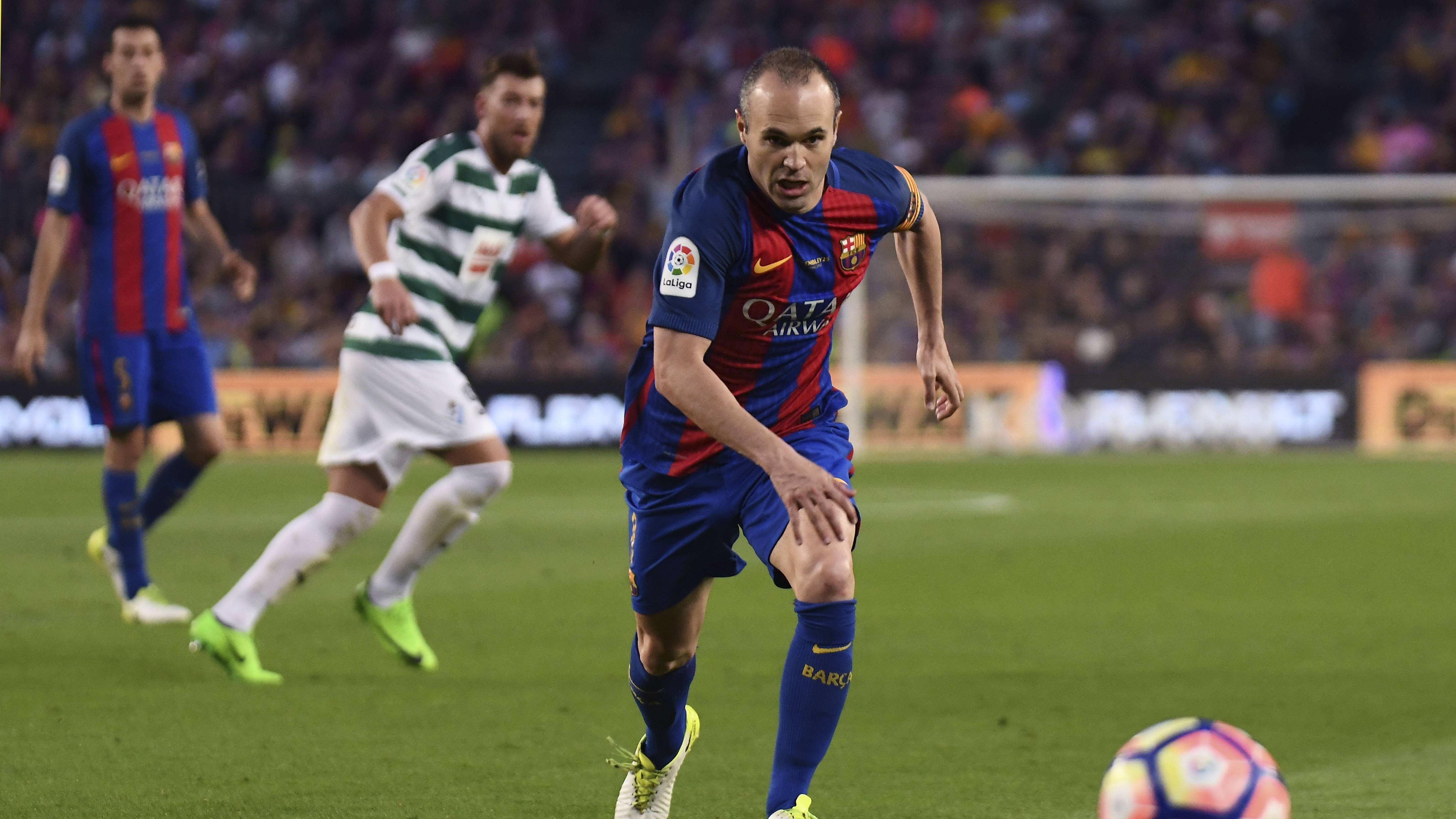 <strong>Zentrales Mittelfeld (Achter rechts)<br></strong>Spieler: Andres Iniesta<br>Spielte unter anderem für: FC Barcelona<br>Nationalmannschaft: Spanien