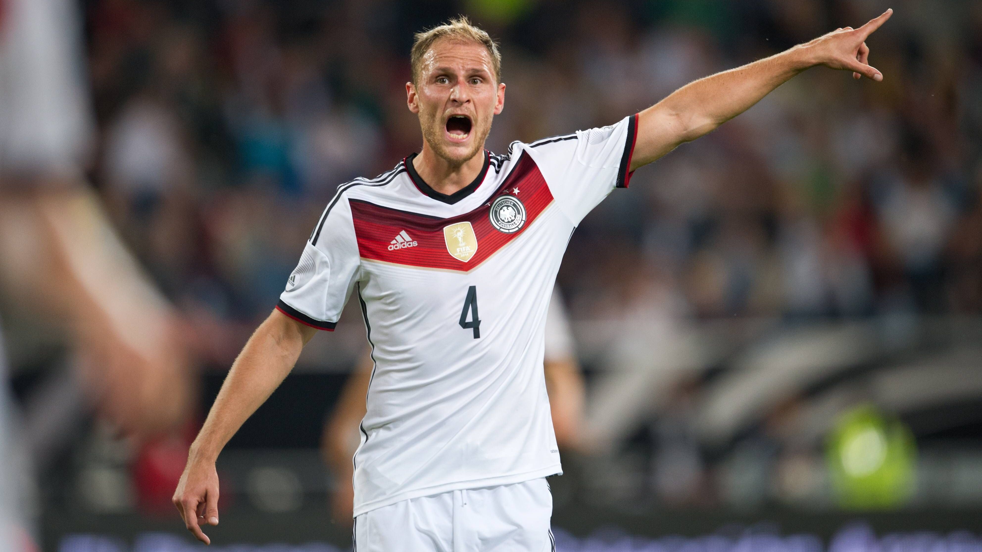 <strong>Benedikt Höwedes (Linksverteidiger)</strong><br>In seiner gesamten Vereins-Karriere kam Höwedes 20 Mal als Linksverteidiger zum Einsatz. Bei der Nationalmannschaft dafür elf Mal - allein sieben Spiele davon bei der so erfolgreichen Weltmeisterschaft 2014 in Brasilien. Auch damals war diese Position eine große DFB-Baustelle, aber Höwedes war eine Bank und mitverantwortlich für den Titel.