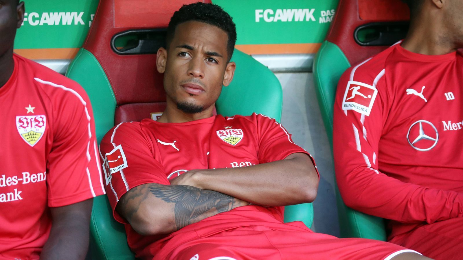 
                <strong>Dennis Aogo (VfB Stuttgart)</strong><br>
                Im Verein seit: August 2017Position: Defensiver MittelfeldspielerAlter: 32 Jahre
              