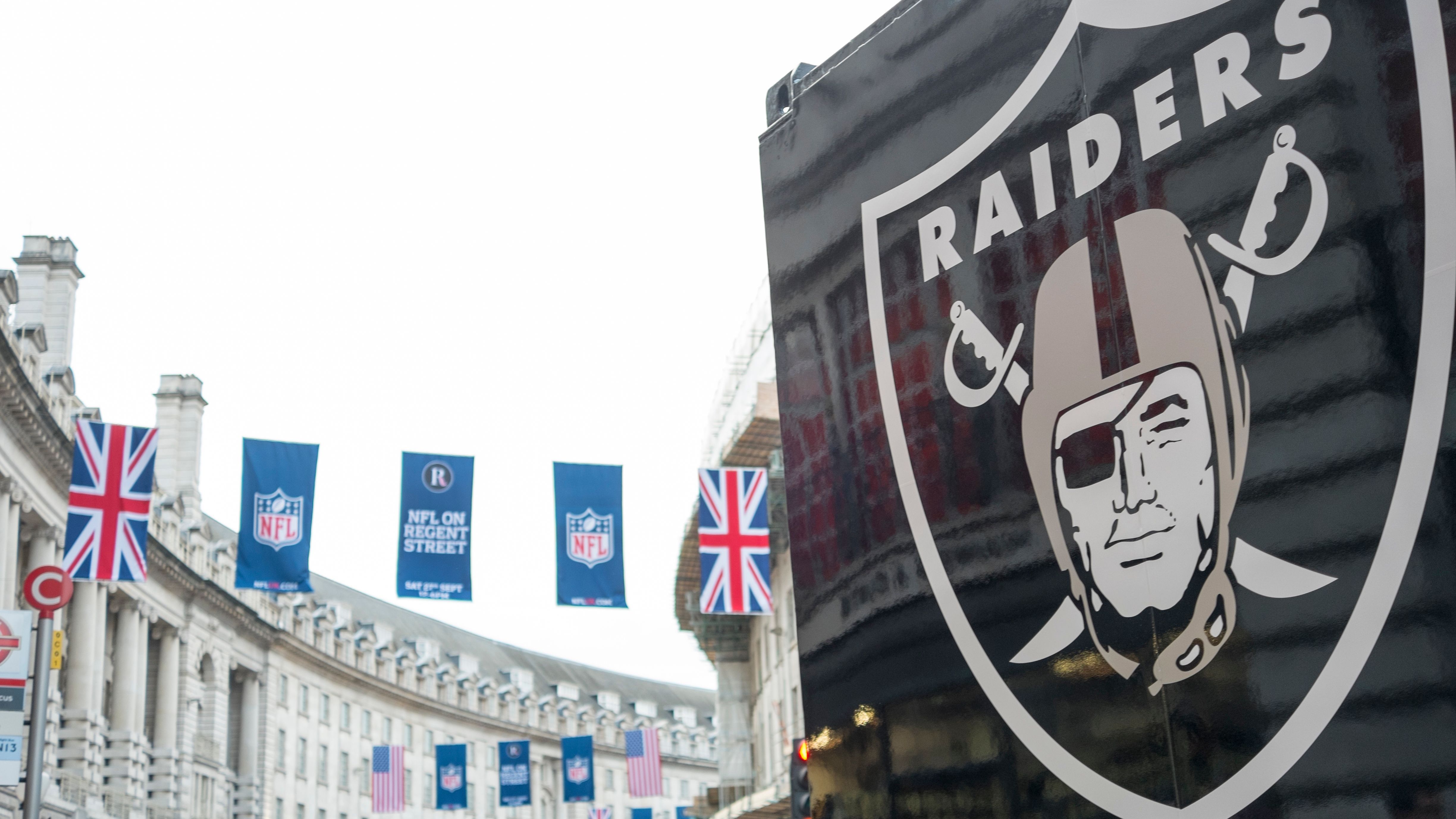 <strong>Oakland / Las Vegas Raiders (5 Spiele im Ausland)</strong><br>- Spiele in London: 3 (2014; 14:38 vs. Miami Dolphins / 2018; 3:27 vs. Seattle Seahawks / 2019; 24:21 vs. Chicago Bears)<br>- Spiele in Mexiko: 2 (2016; 27:20 vs. Houston Texans / 2017; 8:33 vs. New England Patriots)<br>- Spiele in Deutschland: -<br>- Spiele in Brasilien: -