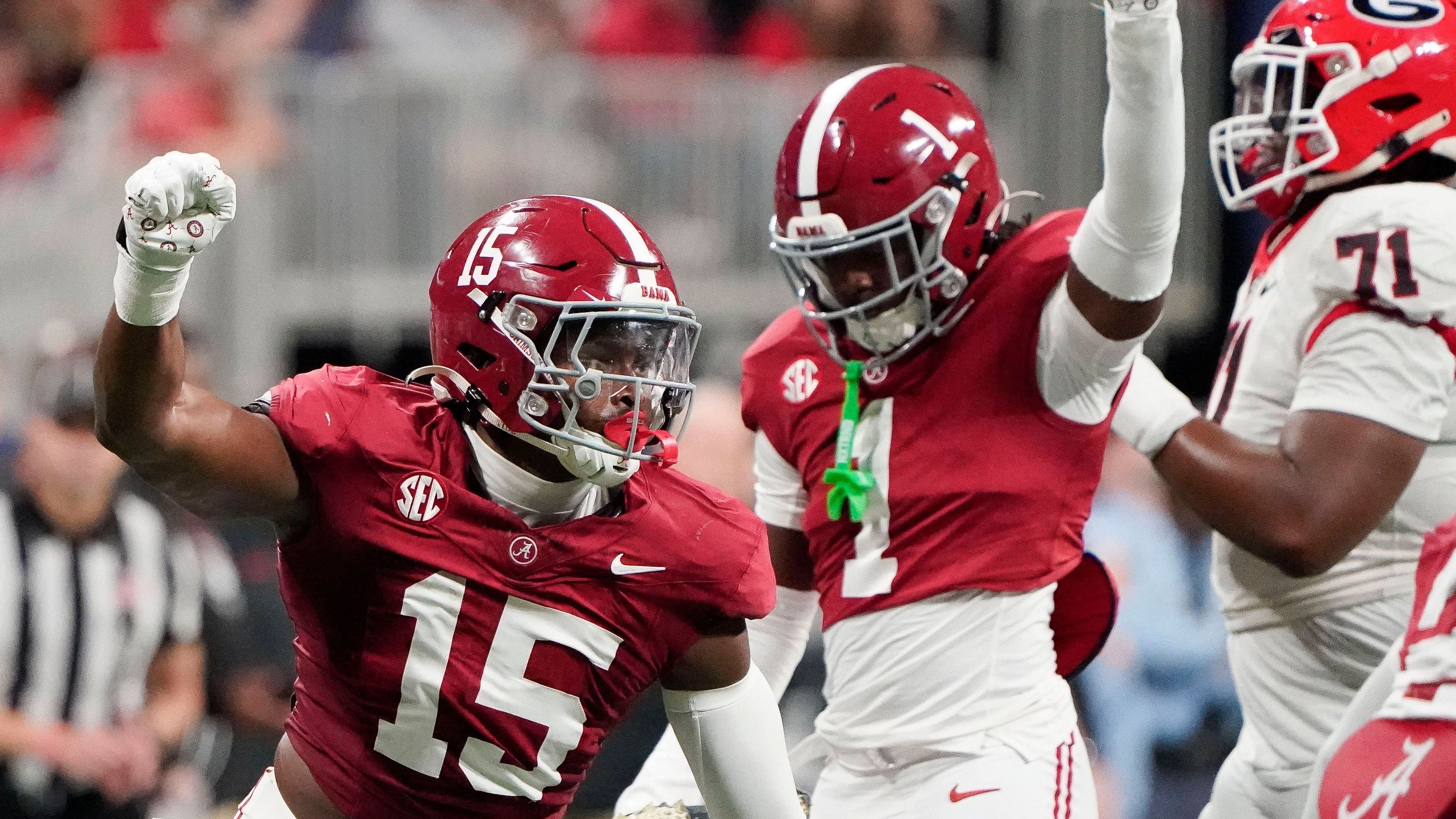 <strong>4. Alabama Crimson Tide</strong><br>Sie sind ein großartiges und ebenso starkes Team, das in den wichtigsten Spielen von Saban zu Höchstform gecoacht wird. Und sie sorgen für Diskussionen sowie Einschaltquote ergo Werbeeinnahmen. Diese beiden Faktoren (einer publik, einer stillschweigend) sind die Motive hinter dem Handeln des Playoff-Komitees.