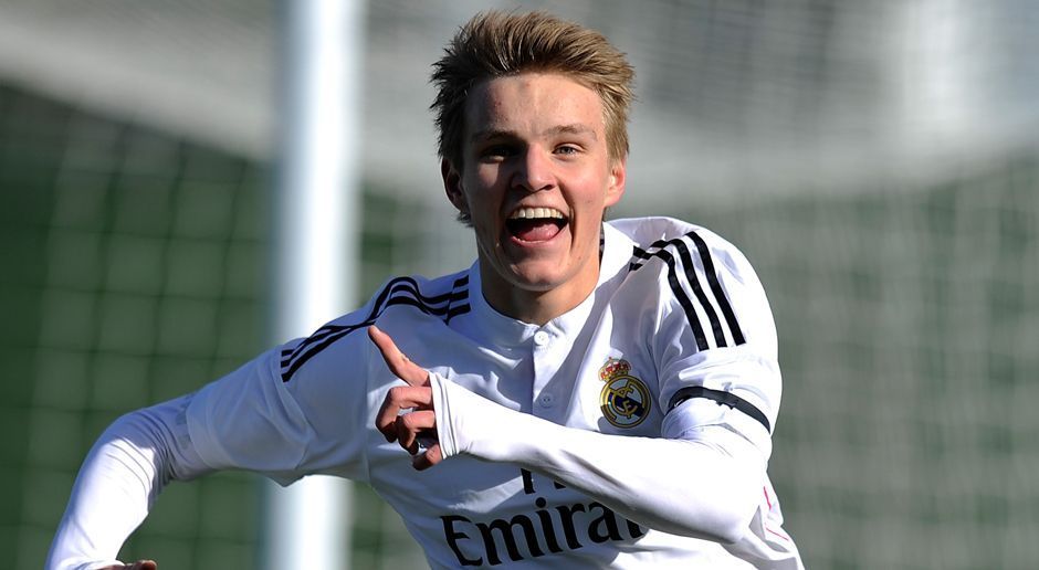 
                <strong>Martin Ödegaard (Abgang Real Madrid)</strong><br>
                Nun ist es also offiziell: Martin Ödegaard verlässt Real Madrid und geht nach Frankreich. Stade Rennes hat sich die Dienste des 17-Jährigen für ein Jahr auf Leihbasis gesichert, wie der Trainer Christian Gourcuff gegenüber der "L'Equipe" verriet: "Die Umstände lassen es zu, dass wir einen Spieler mit sehr hoher Qualität holen. Eigentlich wäre das unmöglich." Eine Kaufoption soll der Vertrag nicht beinhalten.
              