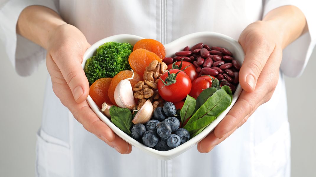 Wusstest du, dass bestimmte Lebensmittel deine Stimmung verbessern können? Wir zeigen, welche "Happy Foods" es gibt. 