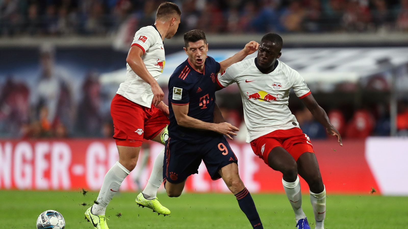 
                <strong>Der FC Bayern bei RB Leipzig in der Einzelkritik</strong><br>
                Im Topspiel des vierten Spieltags trennen sich RB Leipzig und der FC Bayern mit 1:1. Vor allem in der zweiten Hälfte nahm die Partie richtig Fahrt auf. ran.de bewertet die Leistung der Bayern in der Einzelkritik.
              