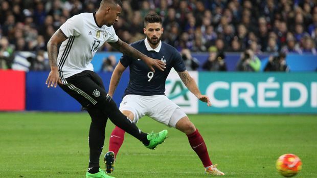 
                <strong>Jerome Boateng</strong><br>
                Jerome Boateng: Verschätzte sich in den ersten Minuten ein paar Mal. Offensiv wie gewohnt mit starkem Spielaufbau. Blieb zur zweiten Hälfte in der Kabine. ran-Note: 3.
              