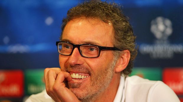 
                <strong>Paris St. Germain - 14 Trainer</strong><br>
                Paris St. Germain - 14 Trainer: Auch in Paris ist durch die arabischen Investoren Geld nur noch eine Nebensache. Umso erstaunlicher ist es, dass Laurent Blanc trotz ausbleibendem internationalen Erfolg seit seinem Amtsantritt 2013 immer noch Coach der Franzosen ist. Sein Vorgänger war Carlo Ancelotti, der ab der Saison 2016/2017 den FC Bayern trainieren wird.
              