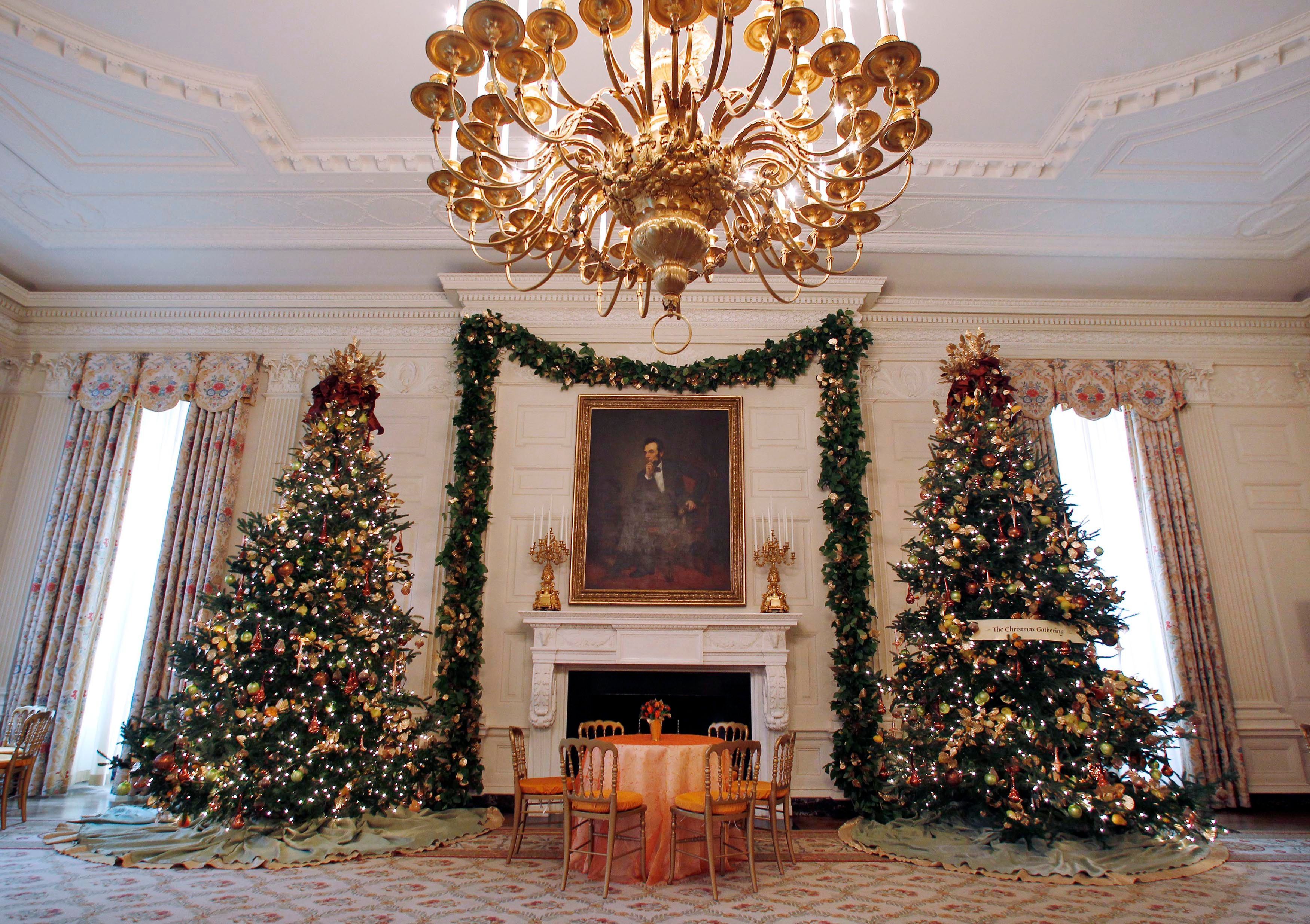 Festlich geschmückt ist der State Dining Room auch im Jahr 2010.