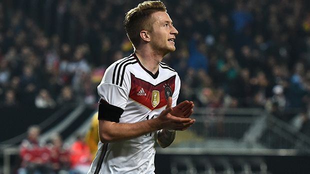 
                <strong>Platz 8: Marco Reus</strong><br>
                Platz 8: Marco Reus. Der BVB-Star, der die WM verletzungsbedingt verpasste, erreicht im Marketing-Index den achten Platz. Bei einer starken EM-Leistung könnte sein Wert deutlich steigen.
              