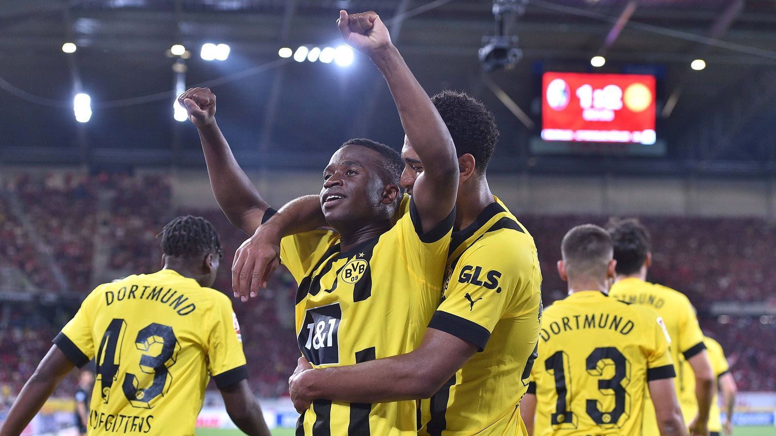 
                <strong>BVB-Stars in Freiburg in der Einzelkritik</strong><br>
                Borussia Dortmund hat den zweiten Spieltag der Bundesliga-Saison 2022/2023 mit dem Gastspiel beim SC Freiburg eröffnet. Wie haben sich die Schwarz-Gelben beim 3:1 im Breisgau geschlagen? ran bentotet die BVB-Profis.
              