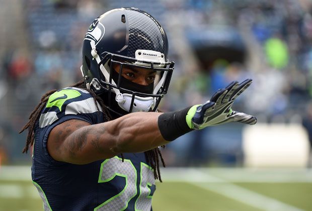 
                <strong>Richard Sherman</strong><br>
                Sherman wird sich in der Offseason einer sogennanten "Tommy John Surgery" unterziehen, bei der eine Sehne aus dem Unterarm in den Ellenbogen verpflanzt wird, um das dort gerissene Band zu ersetzen. Laut Carroll wird der Cornerback jedoch zur Saison 2015 rechtzeitig fit.
              