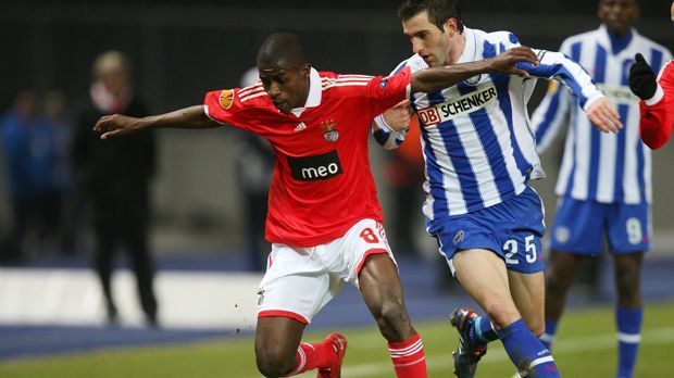 
                <strong>Ramires</strong><br>
                Ramires: Auch der Stern von Ramires ging in Lissabon auf, als die Portugiesen den 22-jährigen Mittelfeldspieler 2009 von Brasilien nach Europa lotsen konnten. Die 7,5 Millionen Euro Ablösesumme waren damals bestens investiert, denn nur eine Saison später wechselte Ramires für 22 Millionen Euro zum FC Chelsea.
              