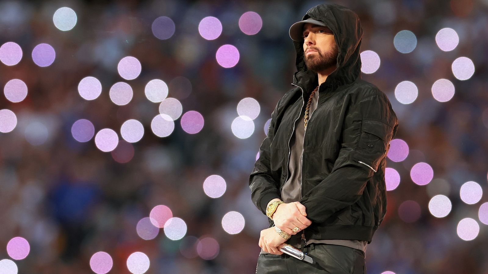 
                <strong>Eminem</strong><br>
                Mit "Lose Yourself" brachte Eminem das SoFi Stadium in Los Angeles in Partystimmung. 
              