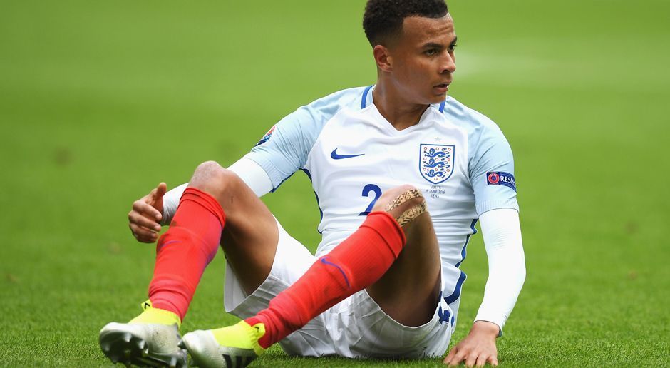 
                <strong>Dele Alli</strong><br>
                Dele Alli: War bemüht, ein wenig Ordnung ins Spiel zu bringen, er bewegte sich in Halbzeit eins wie die gesamte Mannschaft viel zu wenig, fand keine Lücken. Verbesserte sich im Laufe der Spielzeit nur wenig. ran-Note: 5
              