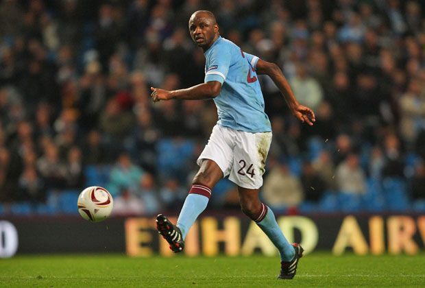 
                <strong>Mittelfeld: Patrick Viera</strong><br>
                Patrick Viera war in Ibrahimovic' Zeit in Turin (2004-2006) der Chef im defensiven Mittelfeld. Der Franzose schafft es ebenfalls in seine Top-Elf.
              