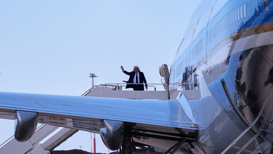 Papst Franziskus gestorben - Abflug Trump