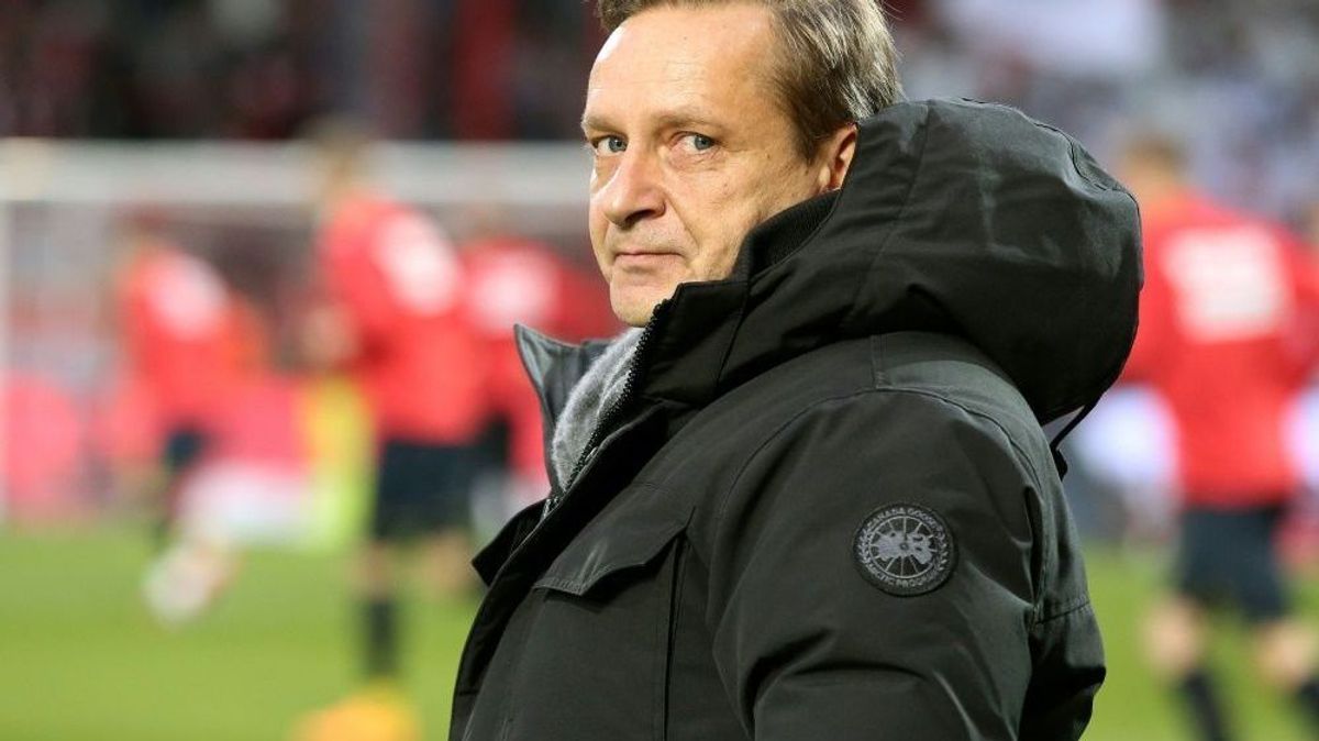 Horst Heldt kritisiert Klinsmann scharf