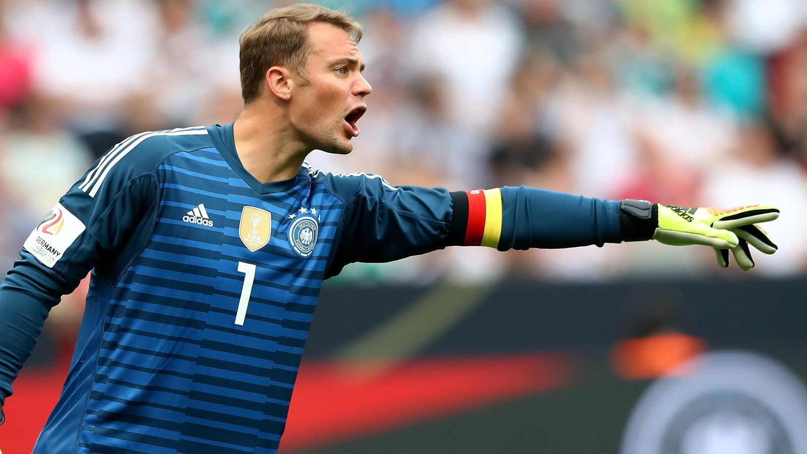 
                <strong>Tor: Manuel Neuer</strong><br>
                Manuel Neuer ist Manuel Neuer ist Manuel Neuer ist ... Spaß bei Seite: Marc Andre ter Stegen ist ein überragender Keeper. Aber wenn man den potentiell besten Torhüter der Welt im Kader hat, muss er auch spielen. Hier bin ich bei Joachim Löw: Wenn Neuer dabei ist, dann als Nummer 1.
              