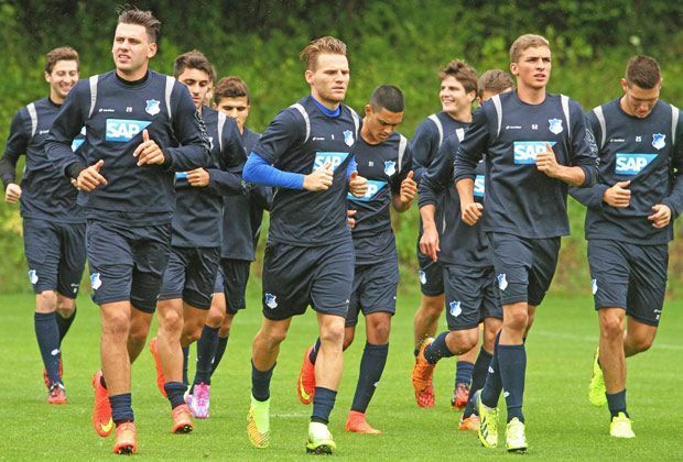 
                <strong>Trainingsstart bei 1899</strong><br>
                Auch in Hoffenheim startet die Vorbereitung auf die neue Saison. Die Kraichgauer haben sich mit Adam Szalai, Oliver Baumann, Pirmin Schwegler, Ermin Bicakcic und Jin-Su Kim verstärkt.
              