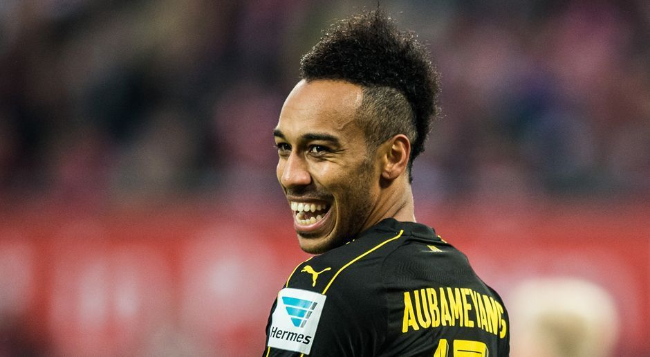 
                <strong>Pierre-Emerick Aubameyang (Borussia Dortmund)</strong><br>
                Ist Pierre-Emerick Aubameyang bald der bestbezahlte Fußballer der Welt? Dem 27 Jahre alten Gabuner von Borussia Dortmund soll ein Angebot aus der Chinese Super League vorliegen, bei dem jedem Spieler nur schwindelig werden kann. Laut "L'Equipe" und "France Football" bietet Tianjin Quanjian Aubameyang ein Netto-Jahresgehalt von 50 Millionen Euro. 50 Millionen! Zum Vergleich: Carlos Tevez, derzeit der Top-Verdiener unter den Fußballern weltweit, kassiert bei Shanghai Shenhua gut 40 Millionen Euro im Jahr. Auch die Ablösesumme für Auba soll es in sich haben. Offenbar würde der BVB bei einem Verkauf seines Angreifers an Tianjin 80 Millionen Euro einnehmen. 
              