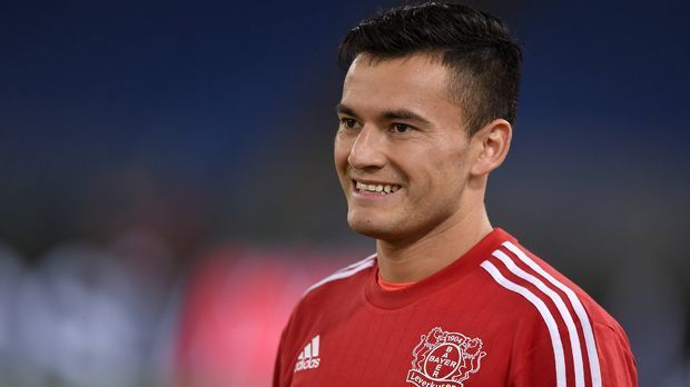 
                <strong>Charles Aranguiz (Bayer 04 Leverkusen)</strong><br>
                Charles Aranguiz (Bayer Leverkusen): Erfreuliche Nachrichten gibt es derweil von Charles Aranguiz. Laut der medizinischen Abteilung von Bayer 04 wird der Chilene nach seinem Achillessehnenriss ab März wieder mit dem Team trainieren.
              