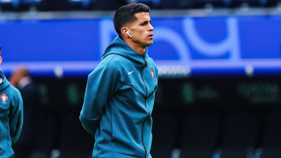 Joao Cancelo (Portugal, 20) GER, Portugal vs. Frankreich, Fussball Europameisterschaft, UEFA EURO, EM, Europameisterschaft,Fussball 2024, Viertelfinale, 05.07.2024 GER, Portugal vs. Frankreich, Fussball Europameisterschaft, UEFA Euro 2024, Viertelfinale, 05.07.2024 Hamburg *** Joao Cancelo Portugal, 20 GER, Portugal vs France, European Football Championship, UEFA Euro 2024, quarter-final, 05 07 2024 GER, Portugal vs France, European Football Championship, UEFA Euro 2024, quarter-final, 05 07 2024 Hamburg Copyright: xEibner-Pressefoto MarcelxvonxFehrnx EP_MFN